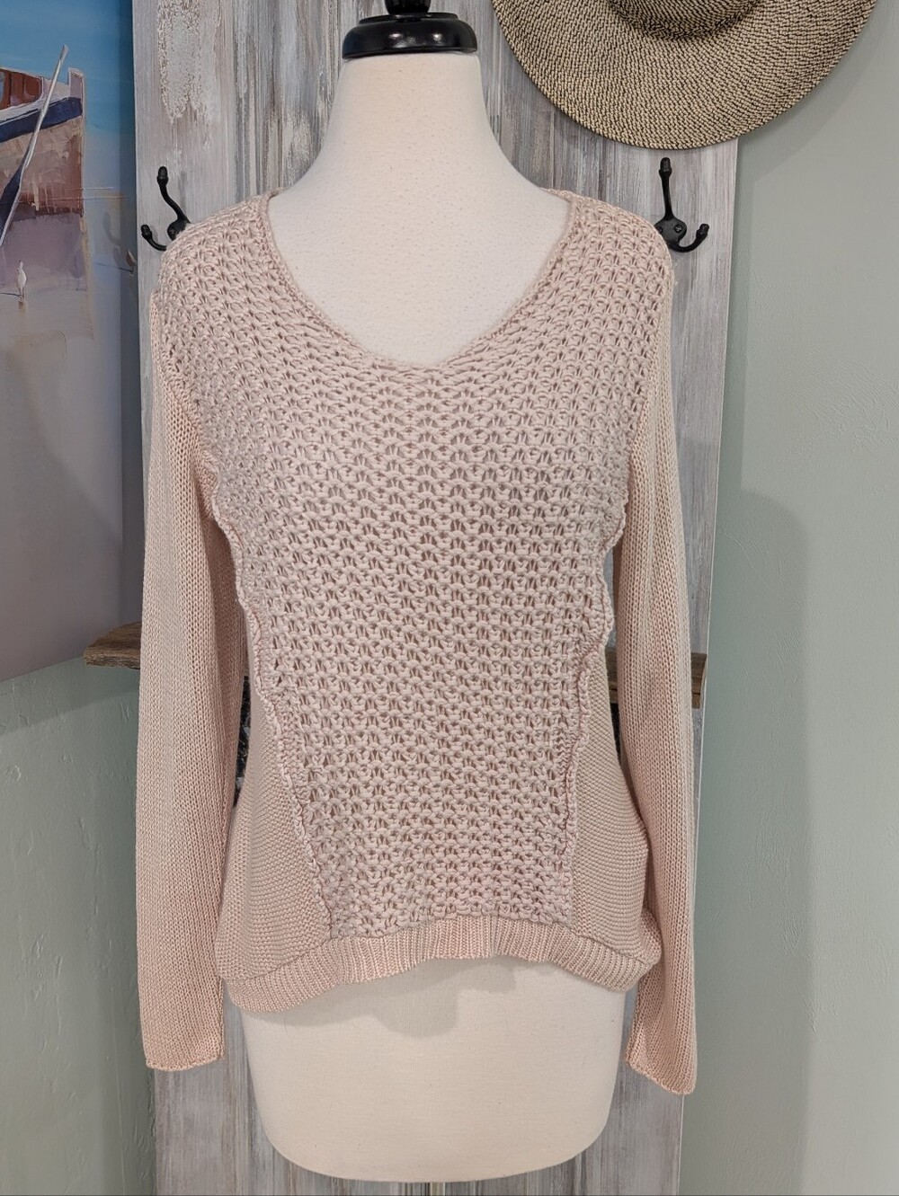 VENUS Light Pink V-Neck Knit Sweater